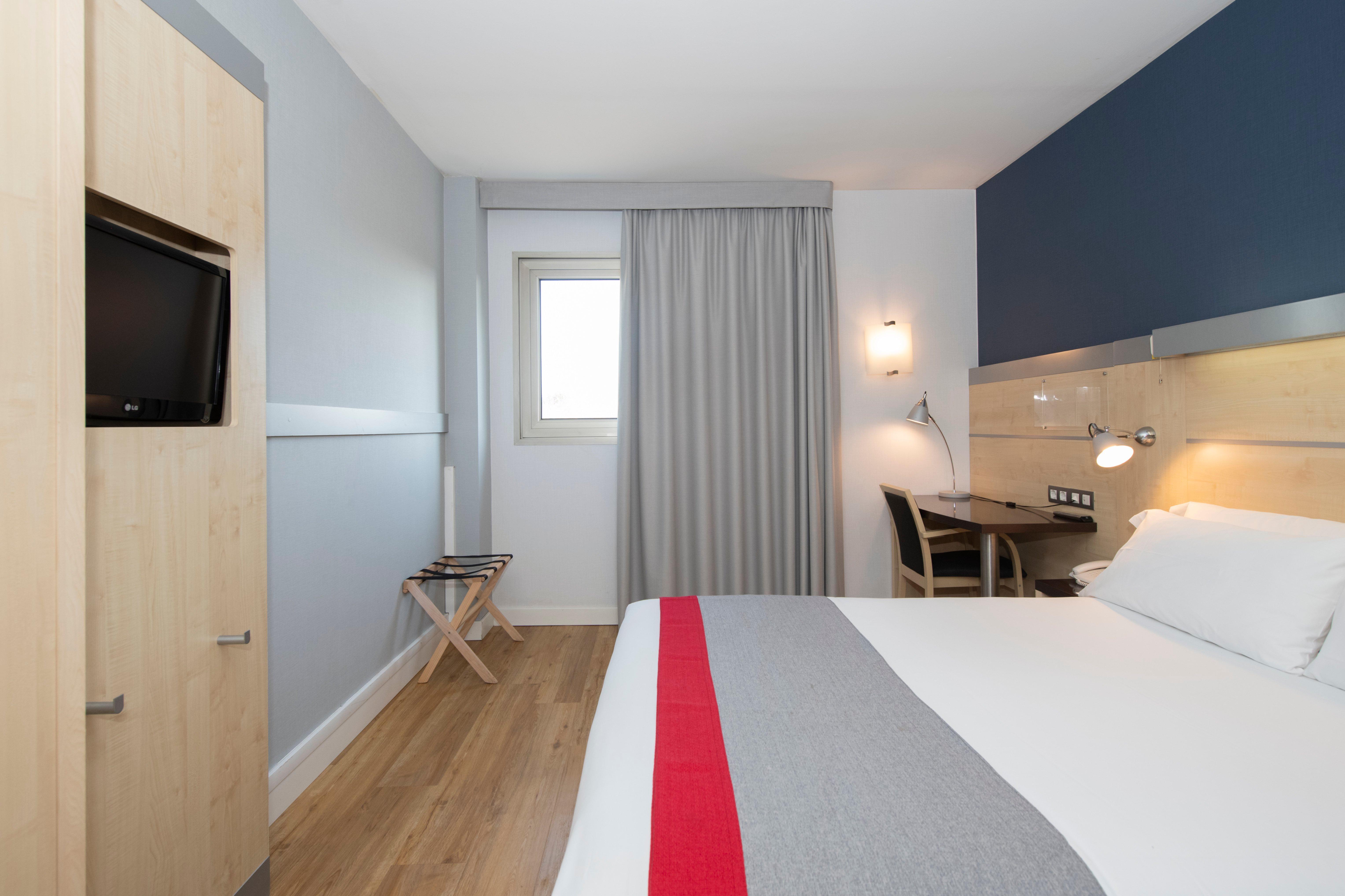 Hotel Express Barcelona - Montmelo By Ihg 3*